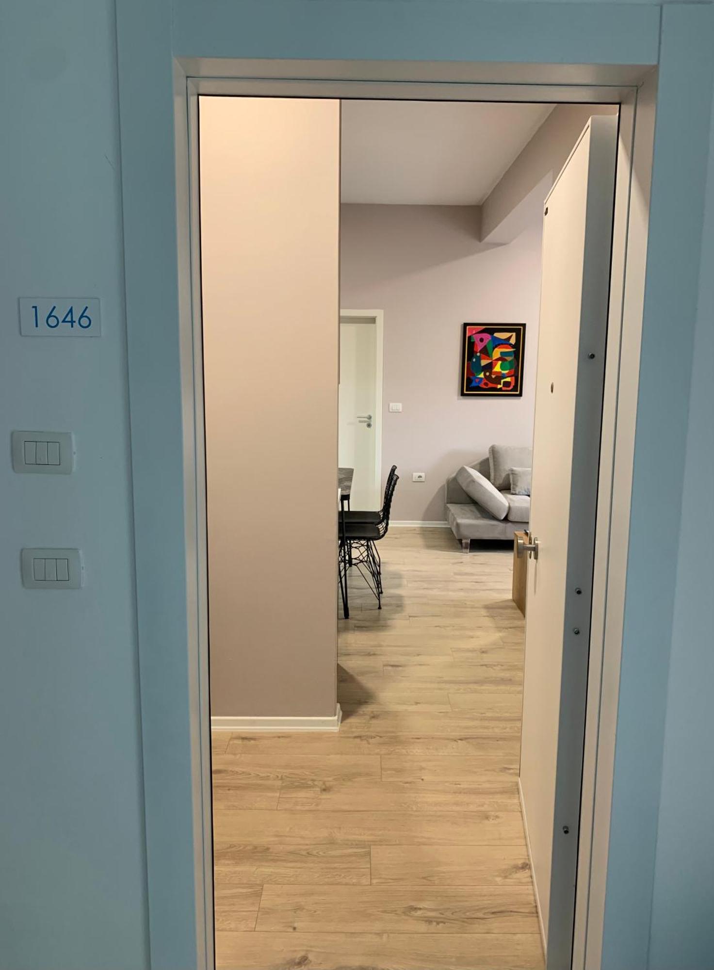Lovely 1-Bedroom Condo In Tirana Wifi-Netflix-Ac Eksteriør bilde